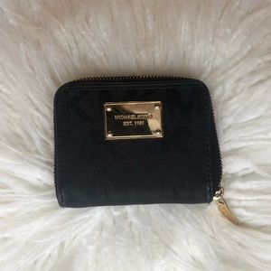 Michael Kors Zip Wallet
